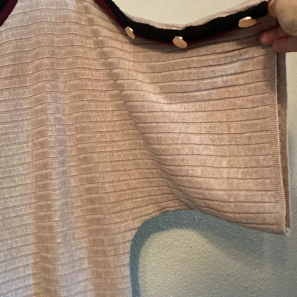 ⭐️ Gorgeous dolman sweater ⭐️
BIN G1 - Picture 2 of 5